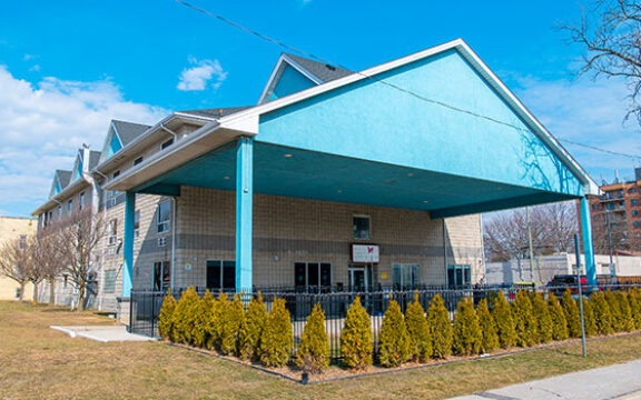 Front of women centre shelter windsor